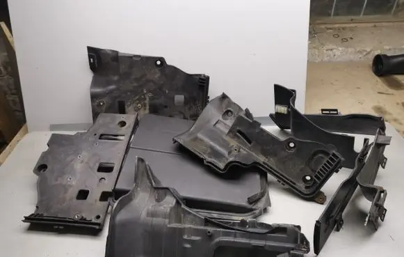 Battery box tray