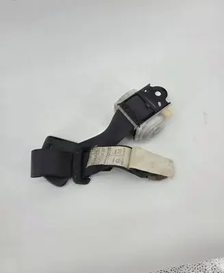 Subaru Legacy Rear seatbelt 0432137