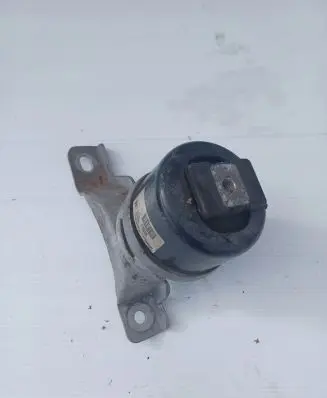 Volvo XC60 Engine mount bracket 31330135