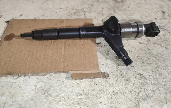 Nissan Primera Fuel injector 16600au600 04d000104au6