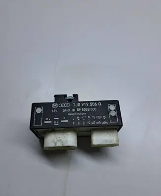 Volkswagen Golf IV Coolant fan relay 1J0919506Q 898038000