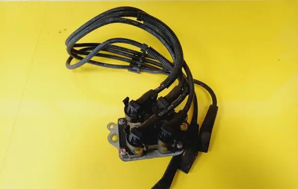 Ford Escort High voltage ignition coil 88SF12029A2A