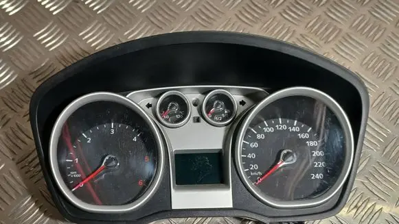 Ford Focus Speedometer (instrument cluster) 8V4T10849GE KTV5009W2 VP8V4F10849GE