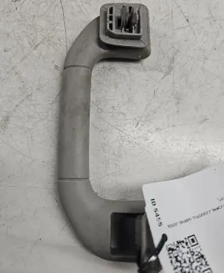 Mercedes-Benz E W212 Front interior roof grab handle A2048100051