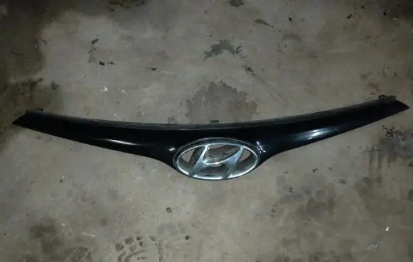 Hyundai i20 (PB PBT) Front bumper upper radiator grill