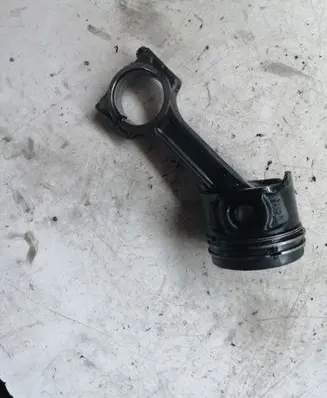 Renault Megane II Piston with connecting rod 7657