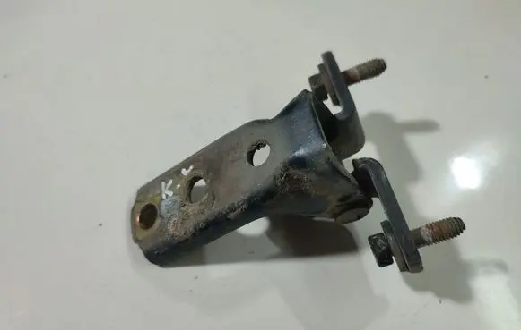 Mitsubishi Grandis Front door upper hinge 