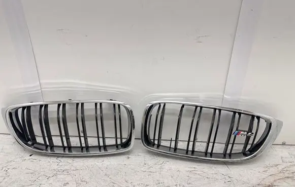 BMW M4 F82 F83 Front bumper upper radiator grill 8068581 8068582