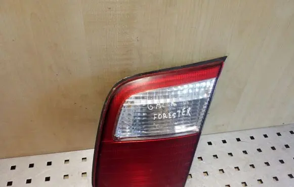 Subaru Forester SF Tailgate rear/tail lights 22620697
