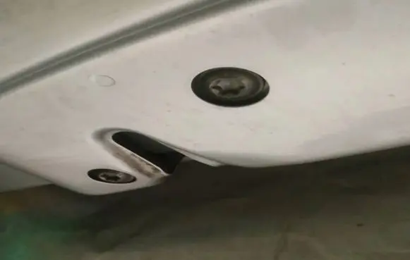 Skoda Octavia Mk2 (1Z) Front door lock