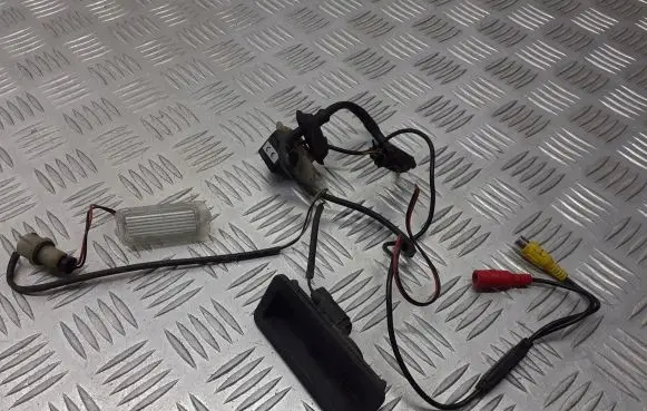 Ford Focus Tailgate/boot open switch button 6M51-198514