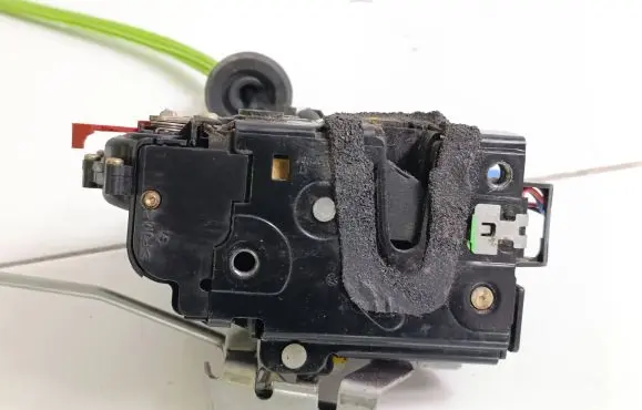 Audi A8 S8 D3 4E Rear door lock 4E0839015 PA6630FV