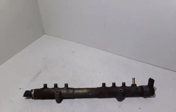 Volvo V50 Fuel main line pipe 31259011 0445215023