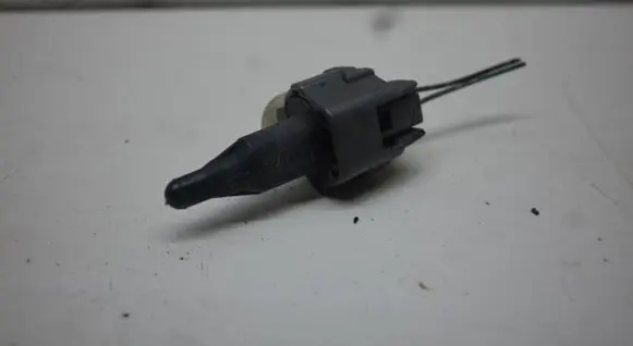 Toyota Yaris Outside/exterior temperature sensor 