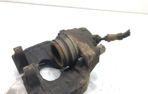 Volkswagen Touareg I Front brake caliper 