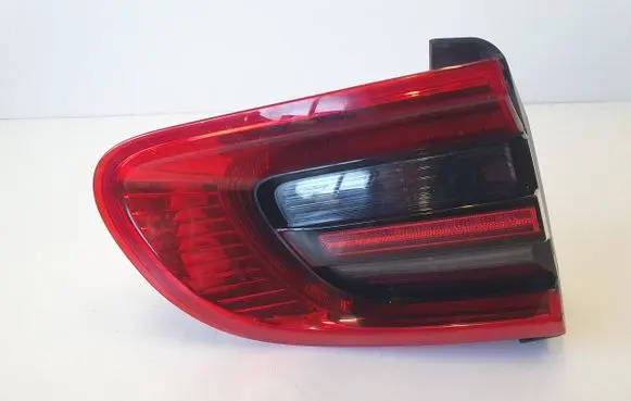 Tailgate rear/tail lights