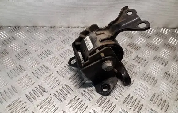 Jeep Patriot Engine mount bracket 