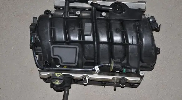 Dodge Durango Intake manifold 0514666AB