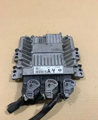 Nissan Qashqai Engine control unit/module S180033104 275862540