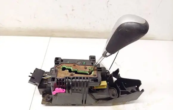 Dodge Magnum Gear shifter/selector 04779422AE