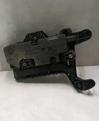 Skoda Superb B6 (3T) Battery tray 1K0915333