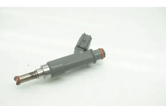 Toyota C-HR I Fuel injector 23250-0T110