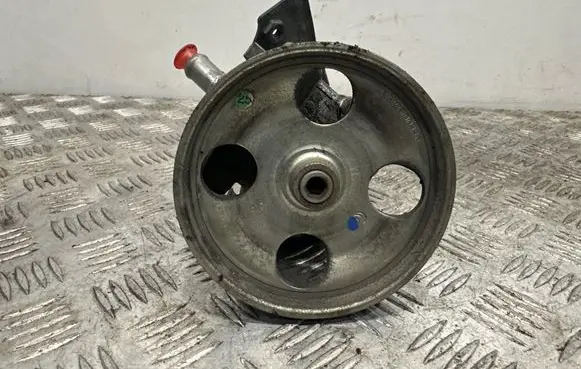 Peugeot Partner Power steering pump 9637000880