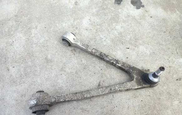BMW i3 Front lower control arm/wishbone 31106863733 31106863739