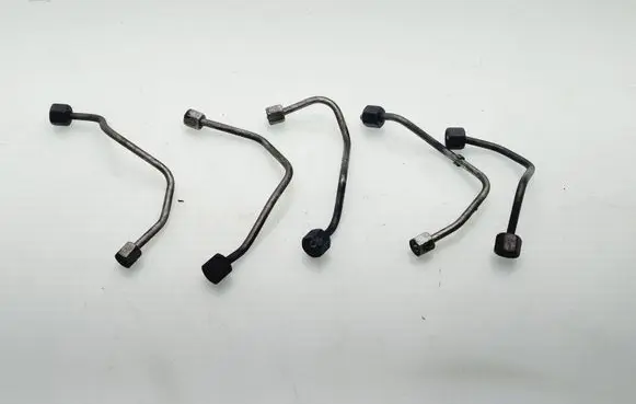 Fuel injector supply line/pipe