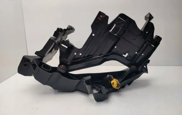 Audi A4 S4 B8 8K Headlight/headlamp mounting bracket 8K0805607