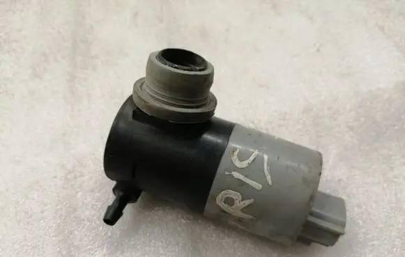 Toyota Auris 150 Windscreen/windshield washer pump 8533002030