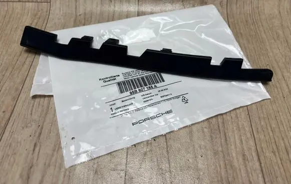 Front bumper mounting bracket