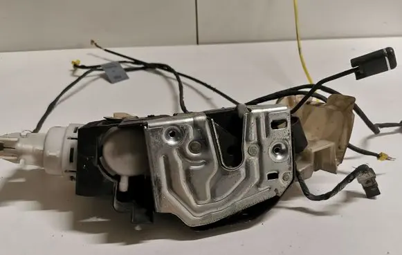 Mercedes-Benz S W220 Front door lock 2207206035