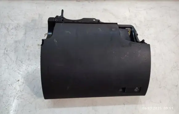 Mercedes-Benz C W204 Glove box A2046802691