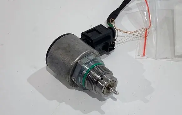 Skoda Octavia Mk3 (5E) Fuel pressure regulator 04L130764B