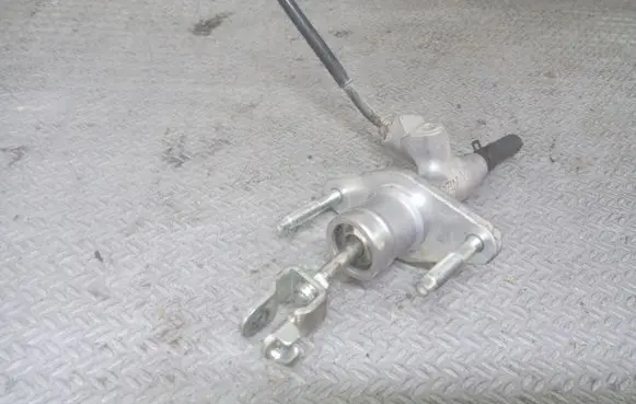 Honda HR-V Clutch master cylinder