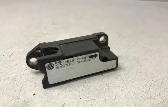 Volkswagen PASSAT B5 Airbag deployment crash/impact sensor 1J0909606N