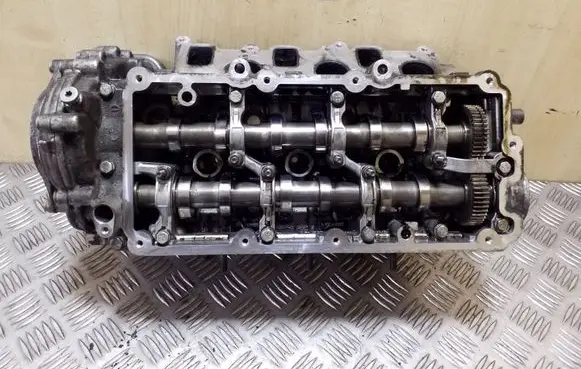 Volkswagen Touareg II Engine head 1059354CR