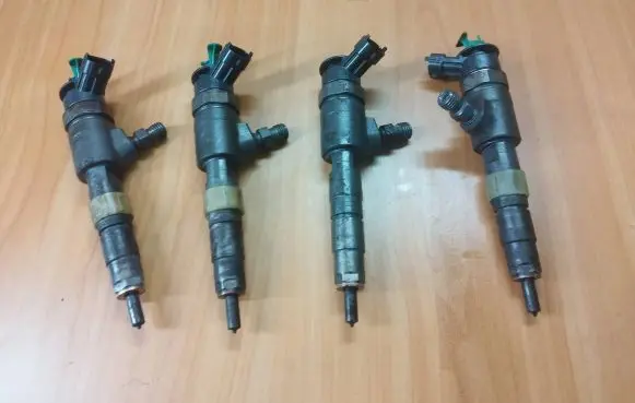 Ford Focus Fuel injector 0445110489 CV6Q9F593AA 001123305R