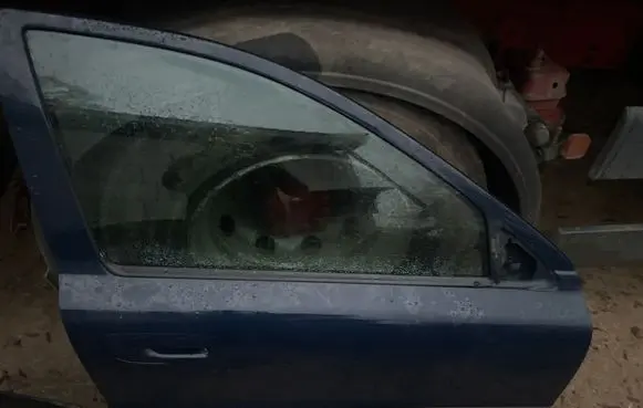 Volvo S60 Front door