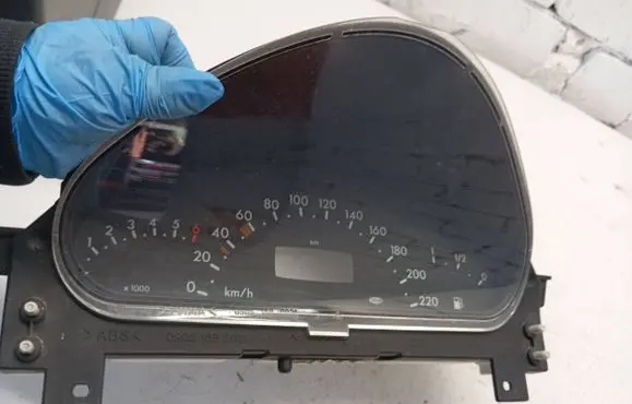 Mercedes-Benz A W168 Speedometer (instrument cluster) A1685404011 9806170065 A9051639902