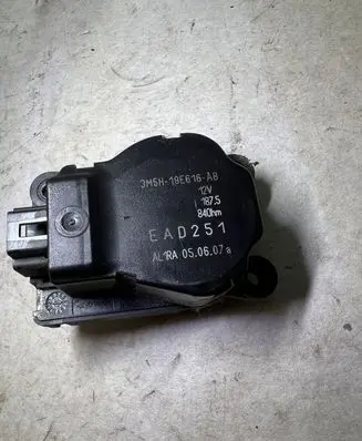Ford Focus C-MAX Air flap motor/actuator 3M5H19E616AB