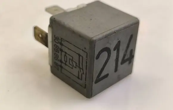 Audi A6 S6 C5 4B Other relay 443951253K 30858687 899512