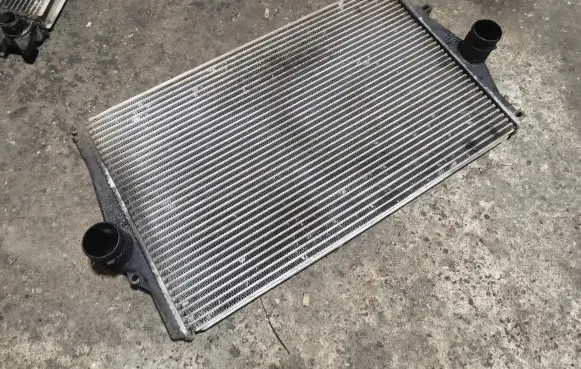 Volvo V70 Intercooler radiator