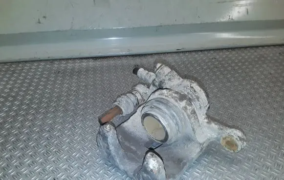 Subaru Forester SH Rear brake caliper