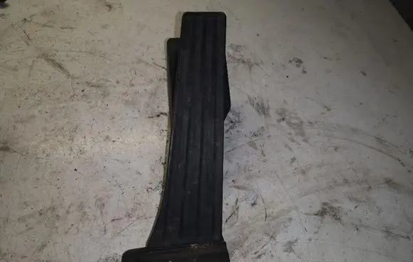 BMW 1 E82 E88 Accelerator throttle pedal 74766500 A155-3