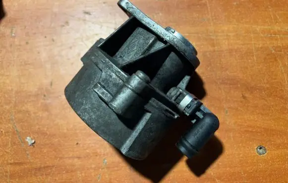 Nissan Primera Vacuum pump