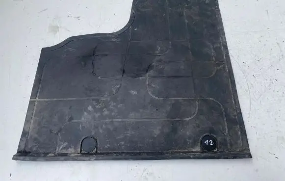 Renault Trafic III (X82) Front floor mat 8201409823