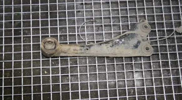 Toyota Avensis T270 Rear upper control arm/wishbone