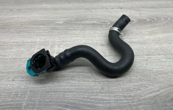 Toyota RAV 4 (XA50) Engine coolant pipe/hose